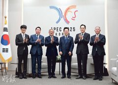 Nvidia攻韓 26萬晶片助AI基建 黃仁勳公關騷 與三星現代汽車掌門擺「炸雞宴」 Nvidia攻韓 26萬晶片助AI基建 黃仁勳公關騷 與三星現代汽車掌門擺「炸雞宴」